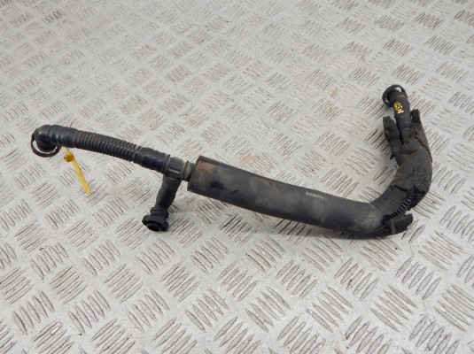 Патрубок вентиляции картера BMW 7-series (F01/02) 11 15 7 581 815 Патрубок вентиляции картера BMW 7-series (F01/02) 11 15 7 581 815