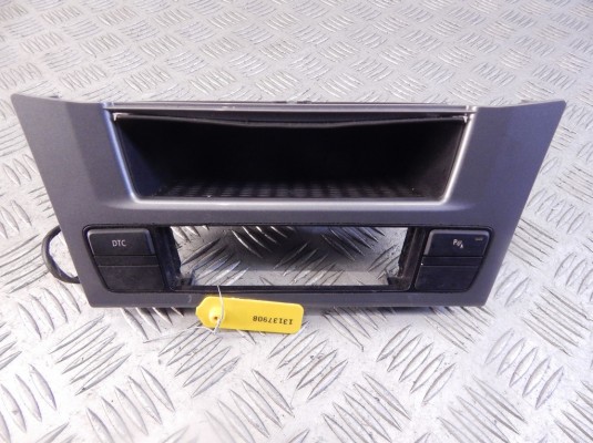 Вещевой ящик центральной консоли BMW 5-series (E60/61) 51 45 9 139 391