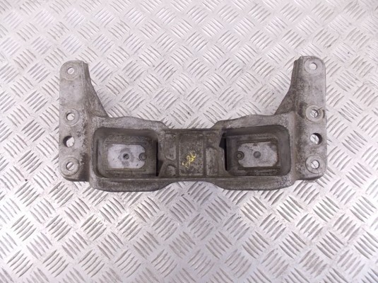 Кронштейн КПП BMW 5-series (E60/61) 22 31 6 764 617
