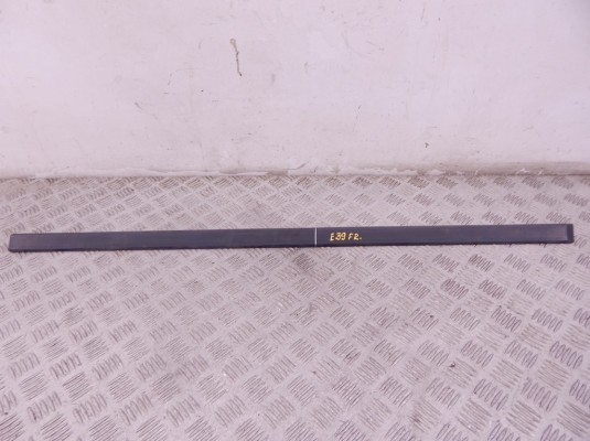 Молдинг двери передней правой BMW 5-series (E39) 51 13 8 159 296 Молдинг двери передней правой BMW 5-series (E39) 51 13 8 159 296
