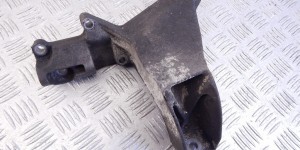 Кронштейн двигателя BMW 3-series (E46) 22 11 6 753 225