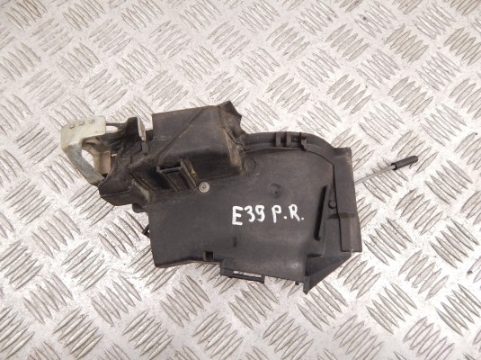 Замок двери передней правой BMW 5-series (E39) 51 21 8 235 102