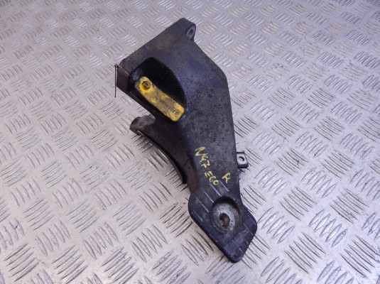 Кронштейн двигателя BMW 5-series (E60/61) 22 11 6 777 056