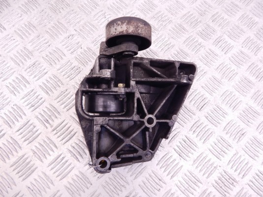 Кронштейн компрессора кондиционера BMW 5-series (E39) 64 55 2 247 388