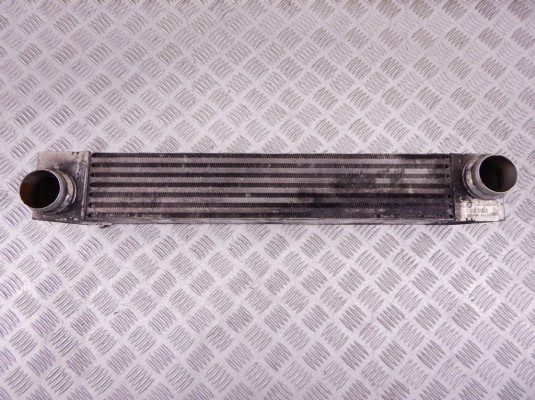 Интеркулер BMW 5-series (E60/61) 17 51 7 795 823 Интеркулер BMW 5-series (E60/61) 17 51 7 795 823