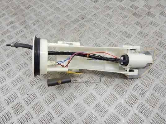 Насос топливный BMW X5-series (E53) Насос топливный BMW X5-series (E53)