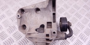 Кронштейн компрессора кондиционера BMW X5-series (E53) 64 55 7 786 708 Кронштейн компрессора кондиционера BMW X5-series (E53) 64 55 7 786 708