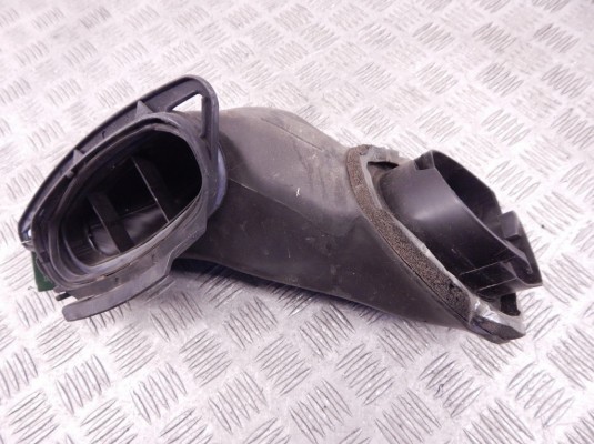 Воздуховод BMW 5-series (E39) 64 31 8 391 195 Воздуховод BMW 5-series (E39) 64 31 8 391 195