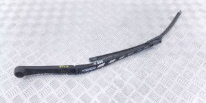 Щеткодержатель (поводок стеклоочистителя, дворник) BMW 5-series (E60/61) 61 61 7 035 099