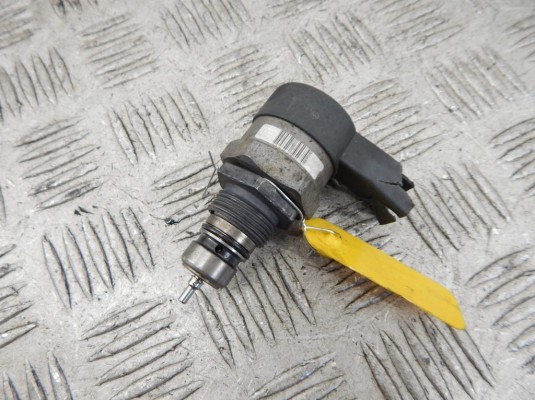 Датчик давления топлива BMW X5-series (E53) 13 53 7 805 733 Датчик давления топлива BMW X5-series (E53) 13 53 7 805 733