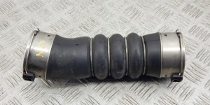 Патрубок интеркулера BMW 7-series (F01/02) 11 61 7 800 144