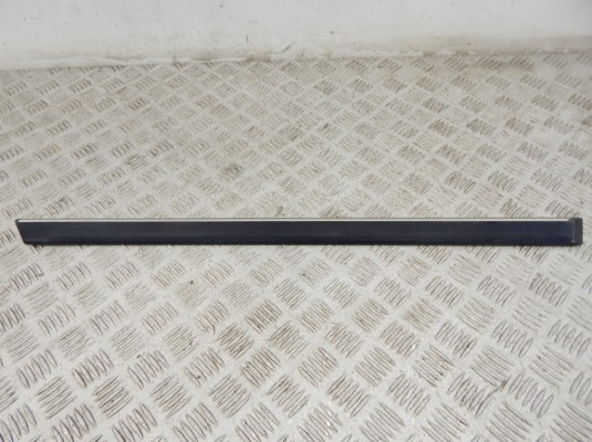 Молдинг двери задней правой BMW 5-series (E39) 51 13 8 184 480