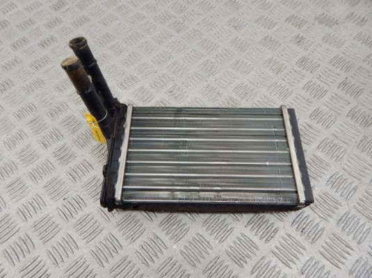 Радиатор отопителя (печки) VOLKSWAGEN PASSAT 5+ (2000-2005) 8d1819031b Радиатор отопителя (печки) VOLKSWAGEN PASSAT 5+ (2000-2005) 8d1819031b