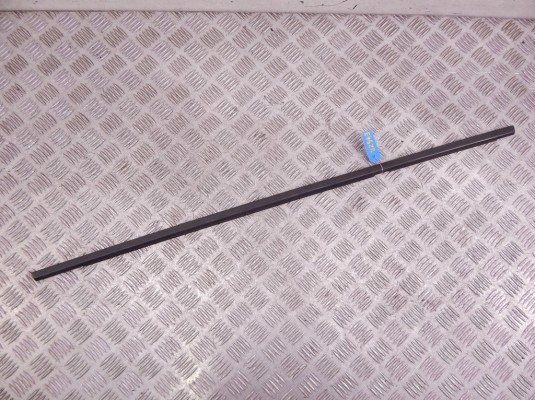 Молдинг стекла двери задней правой наружный BMW 3-series (E46) 51 34 8 194 772