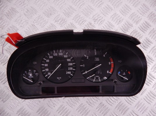 Щиток приборов (приборная панель) BMW 5-series (E39) 62 11 6 914 882