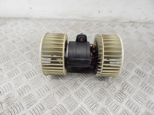 Моторчик печки BMW X5-series (E53) 64 11 8 385 558
