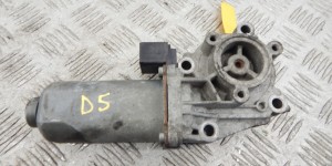 Электромотор раздаточной коробки BMW X5-series (E70) 27 10 7 566 250 Электромотор раздаточной коробки BMW X5-series (E70) 27 10 7 566 250