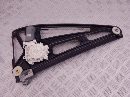 Стеклоподъемник электрический задний правый BMW 7-series (E38) 51 35 8 125 204