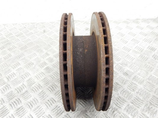 Диск тормозной передний BMW 3-series (E46) 34 11 6 864 060