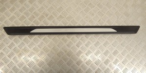 Накладка декоративная BMW 1-series (F20/21) 51 47 7 305 881