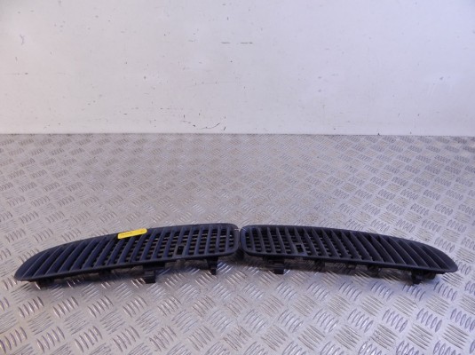 Решетка радиатора BMW X5-series (E53) 51 13 7 113 731