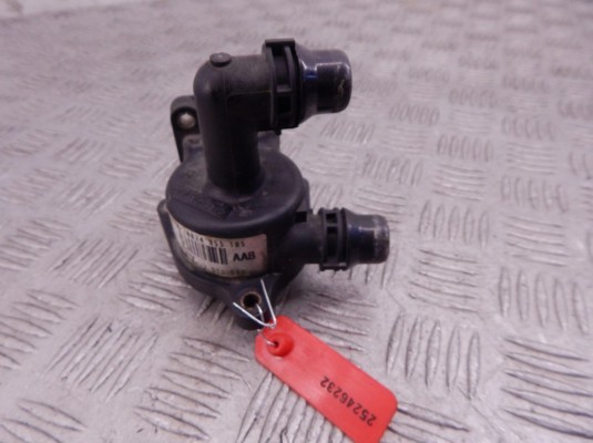 Корпус термостата BMW 3-series (E46) 11 51 7 506 576 Корпус термостата BMW 3-series (E46) 11 51 7 506 576