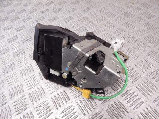 Замок двери передней правой BMW 5-series (E39) 51 21 8 235 104
