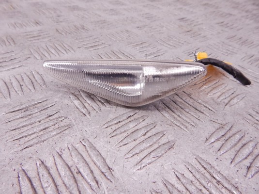 Повторитель передний правый BMW X3-series (F25) 63 13 7 171 008