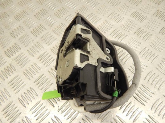 Замок двери передней левой BMW X3-series (E83) 51 21 7 167 067