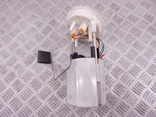 Насос топливный BMW 3-series (E90/91/92) 16 14 7 197 075 Насос топливный BMW 3-series (E90/91/92) 16 14 7 197 075