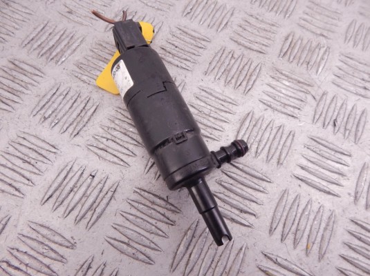 Насос (моторчик) омывателя фар BMW 5-series (E60/61) 67 12 8 377 430 Насос (моторчик) омывателя фар BMW 5-series (E60/61) 67 12 8 377 430