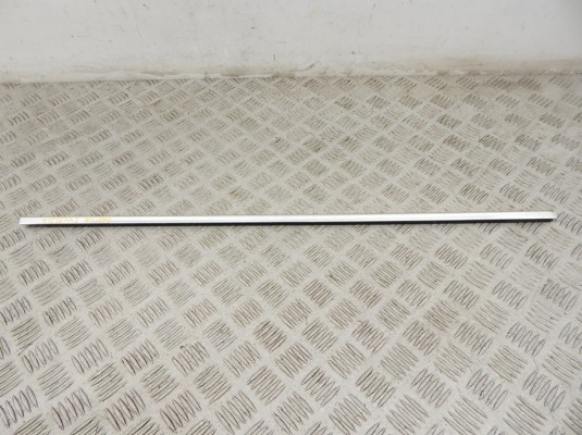 Молдинг стекла двери передней правой наружный BMW 5-series (E60/61)