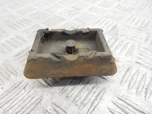 Опора под домкрат (поддомкратная подушка) BMW 5-series (E39) 51 71 7 001 650