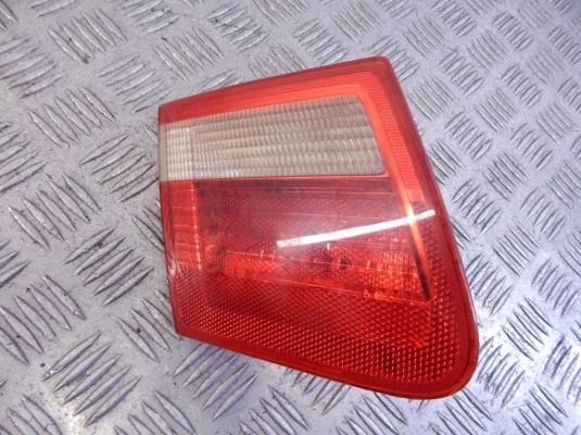 Фонарь крышки багажника левый BMW 3-series (E46) 63 21 8 368 759