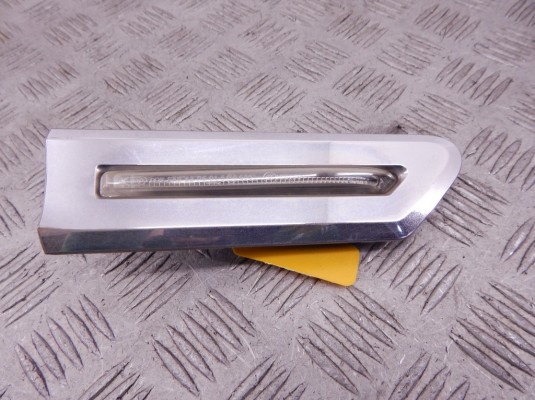 Повторитель передний правый BMW 7-series (F01/02) 63 13 7 203 372