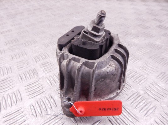 Подушка крепления двигателя BMW 1-series (E87) 22 11 6 768 800