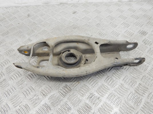 Рычаг задний правый BMW 1-series (E87) 33 32 6 772 899