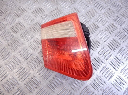 Фонарь крышки багажника левый BMW 3-series (E46) 63 21 8 368 759