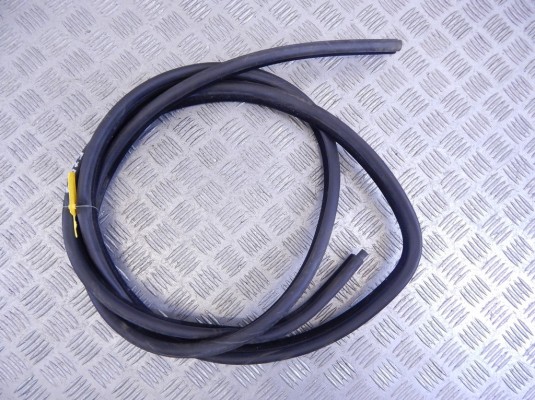Уплотнитель BMW 5-series (E39) 51 72 7 116 405