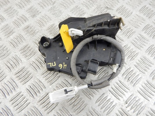 Замок двери передней левой BMW 3-series (E46) 51 21 7 011 241 Замок двери передней левой BMW 3-series (E46) 51 21 7 011 241