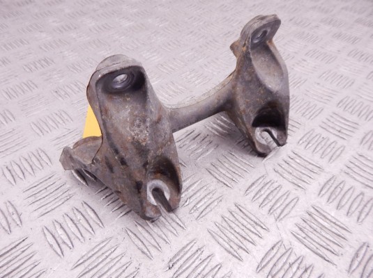 Кронштейн КПП BMW 3-series (E90/91/92) 22 32 6 774 105