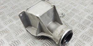 Кронштейн полуоси BMW X1-series (E84) 31 53 7 527 386 Кронштейн полуоси BMW X1-series (E84) 31 53 7 527 386