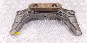 Кронштейн КПП BMW 5-series (E39) 22 31 6 751 583