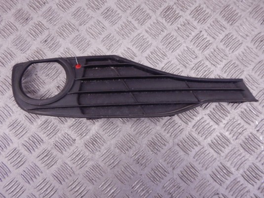 Рамка фары противотуманной правой BMW 3-series (F30/31) 51 11 7 255 366 Рамка фары противотуманной правой BMW 3-series (F30/31) 51 11 7 255 366