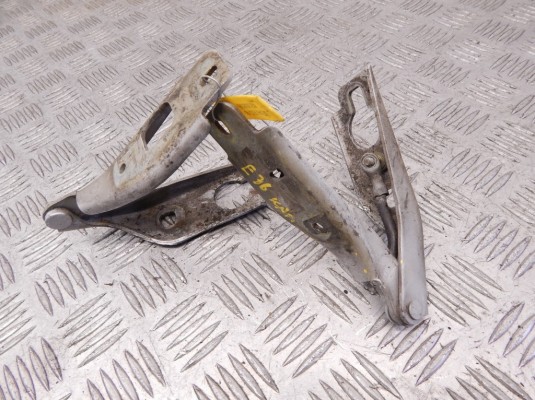 Петля капота BMW 3-series (E36) 41 61 8 135 070