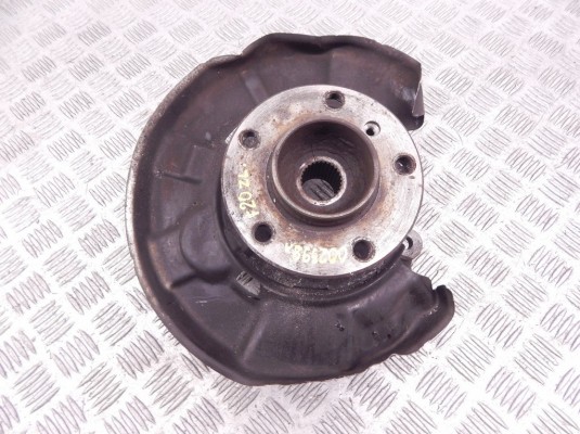 Ступица задняя левая BMW 1-series (F20/21) 33 32 6 792 515