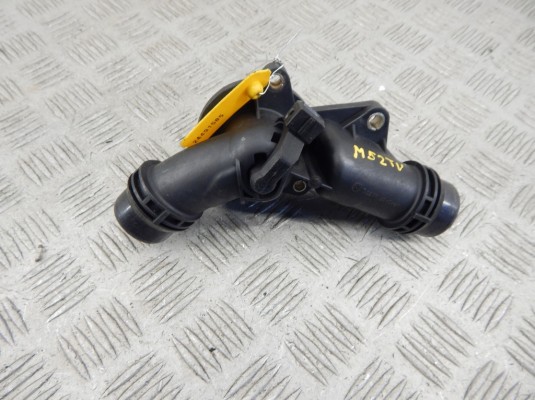 Корпус термостата BMW 5-series (E39) Корпус термостата BMW 5-series (E39)