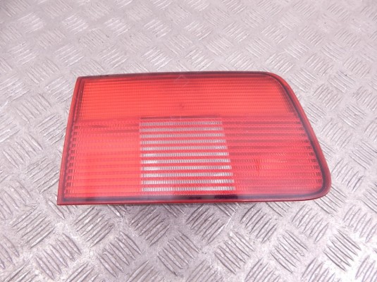 Фонарь крышки багажника левый BMW 5-series (E39) 63 21 8 371 329 Фонарь крышки багажника левый BMW 5-series (E39) 63 21 8 371 329