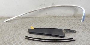 Молдинг двери задней левой BMW 7-series (F01/02) 51 35 7 179 117