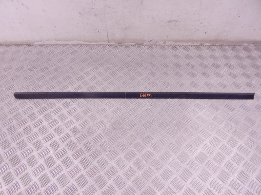 Молдинг двери передней правой BMW 3-series (E46) 51 13 8 208 450